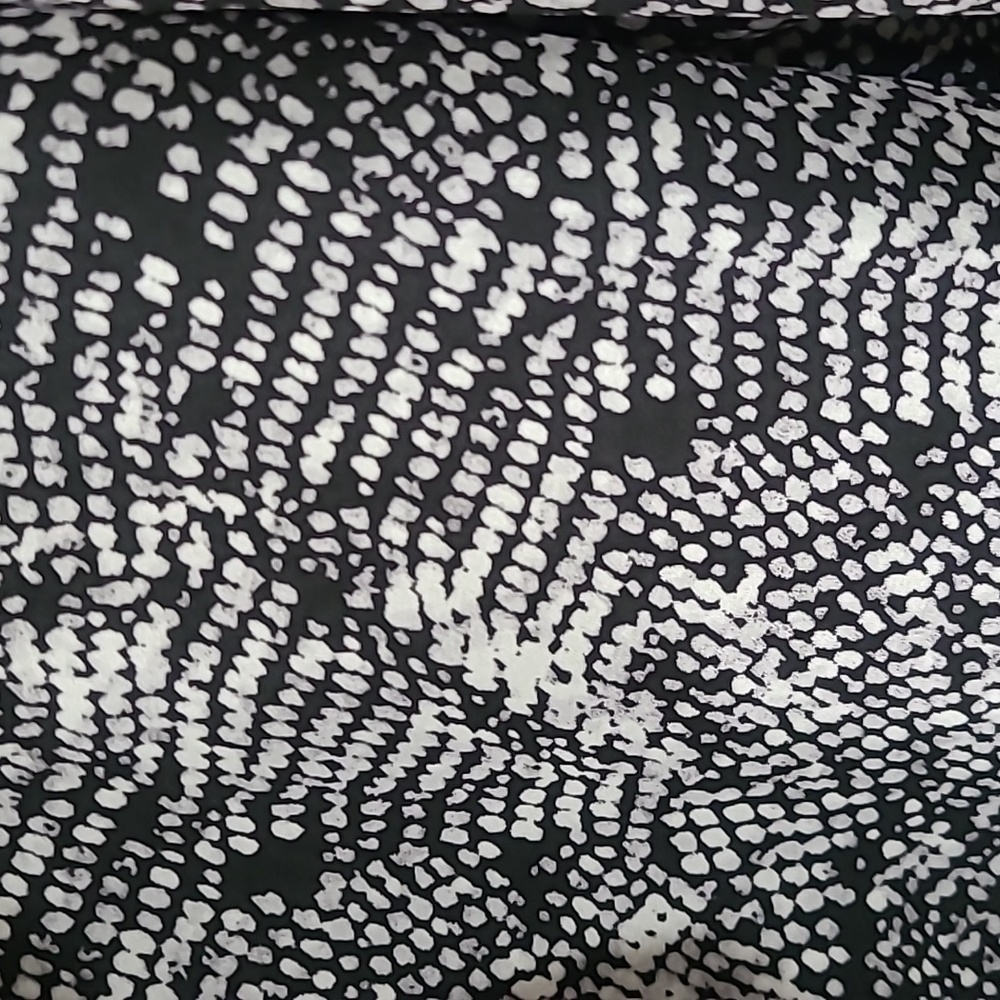 Roz & Ali print blouse. - Picture 5 of 6